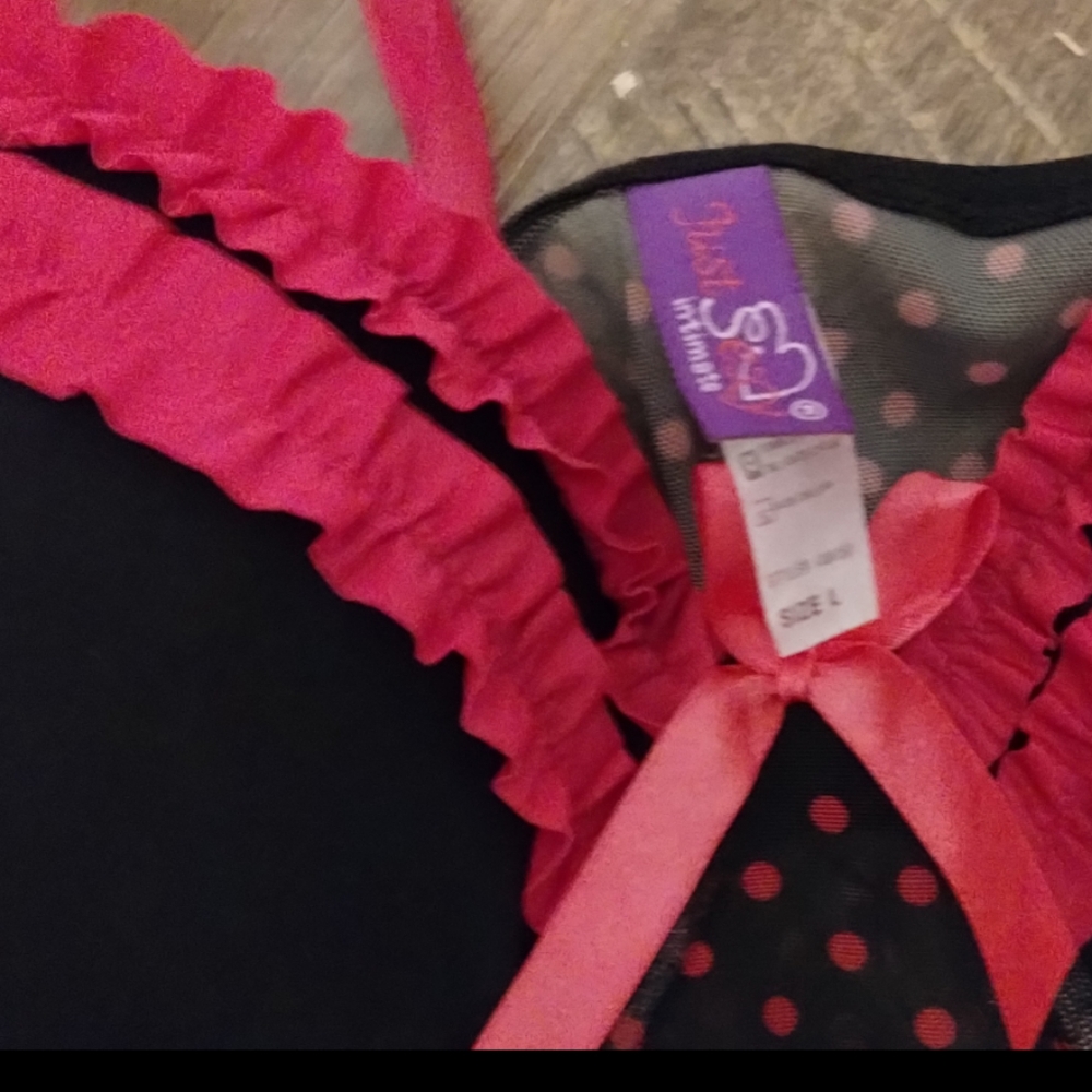 Lingerie - Picture 3 of 3